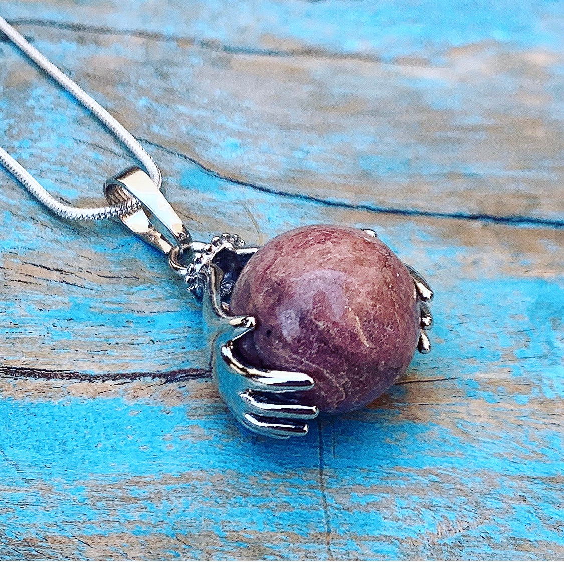 Healing Hands pendant Rhodonite "First Aid for Discomfort"
