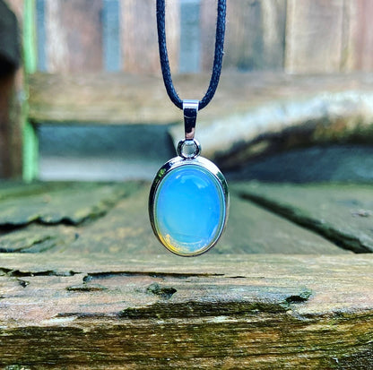 Opalite pendant "PURIFICATION &amp; PASSION"