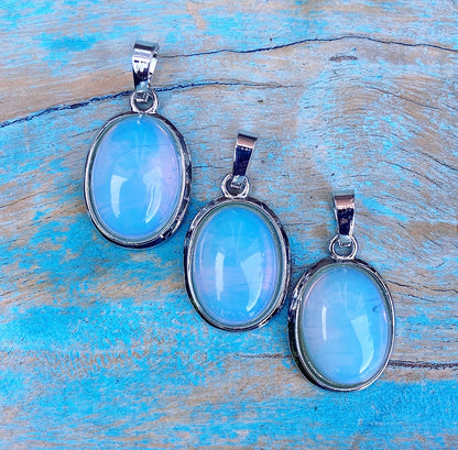 Opalite pendant "PURIFICATION &amp; PASSION"