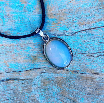 Opalite pendant "PURIFICATION &amp; PASSION"