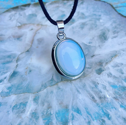 Opalite pendant "PURIFICATION &amp; PASSION"
