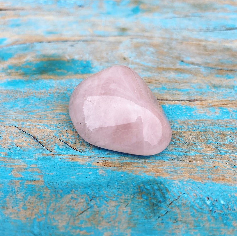 Rose quartz tumbled stone "Love"