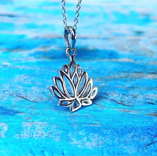Zilveren hanger "Lotus, Bloem van Wijsheid"