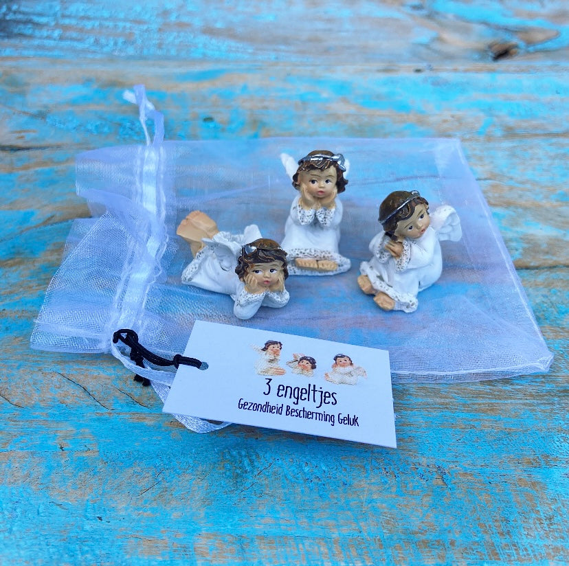 Drie engeltjes in geschenkzakje "Gezondheid, bescherming, geluk"