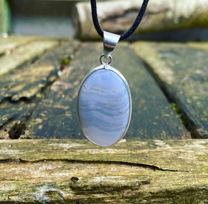 Chalcedoon hanger "De Elfensteen"
