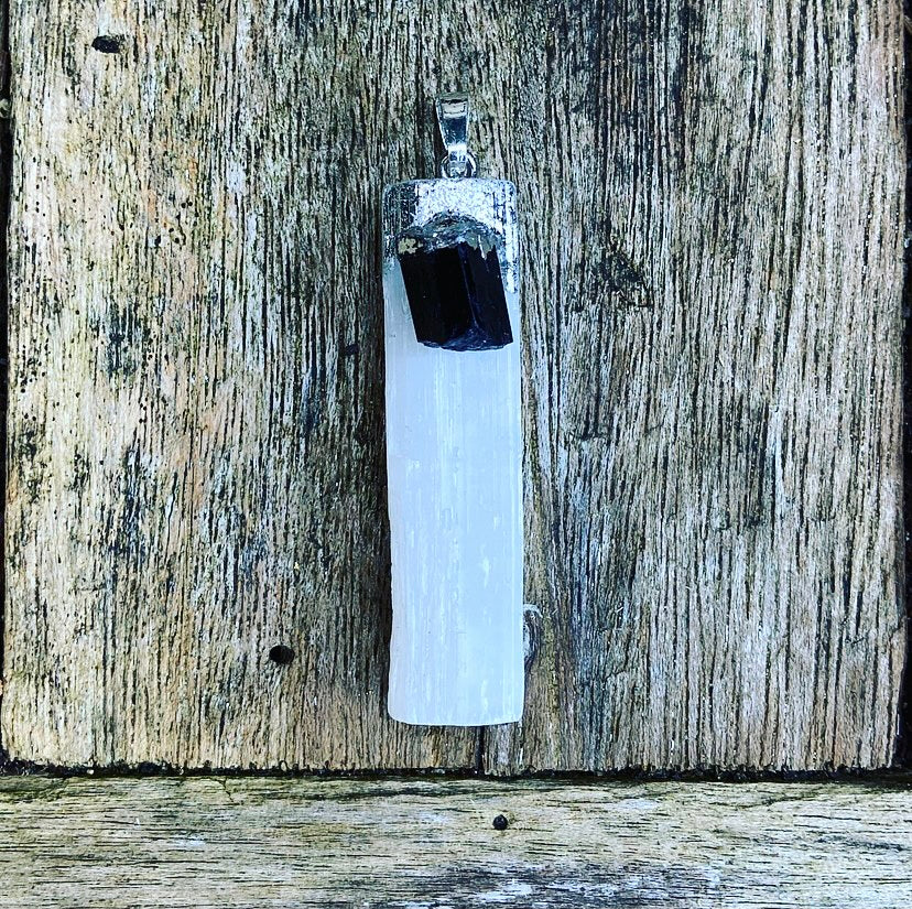 Selenite &amp; Tourmaline pendant "Shield of Light" (Silver plated)
