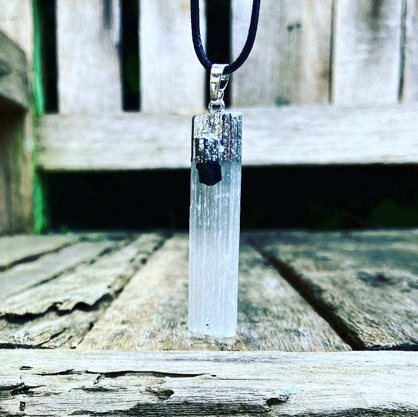 Selenite &amp; Tourmaline pendant "Shield of Light" (Silver plated)