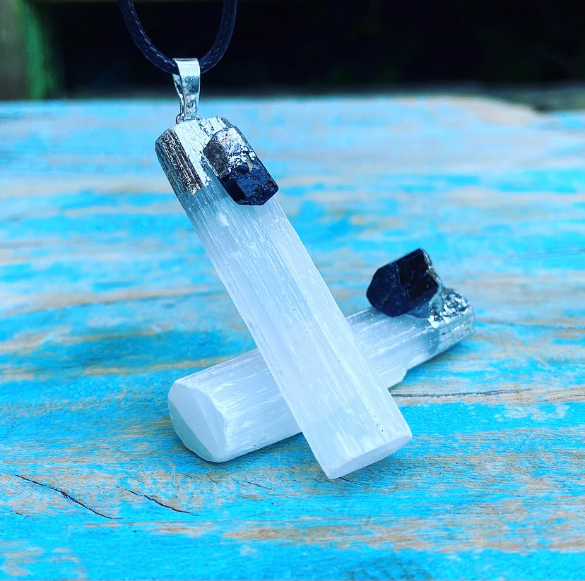 Selenite &amp; Tourmaline pendant "Shield of Light" (Silver plated)