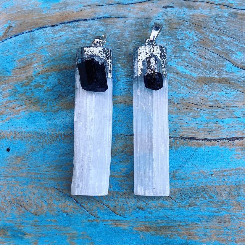 Selenite &amp; Tourmaline pendant "Shield of Light" (Silver plated)